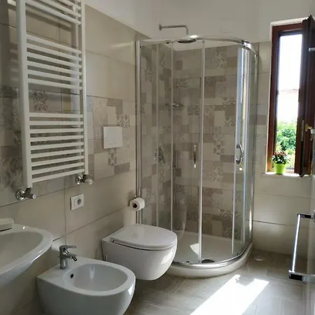 Apartament Madar *